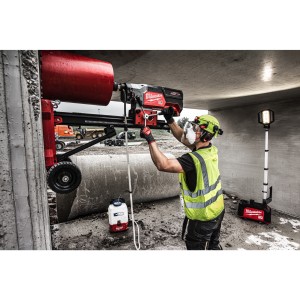 Torre Faro compatta 15.000 lumen MX FUEL Packout - senza batterie e caricabatterie