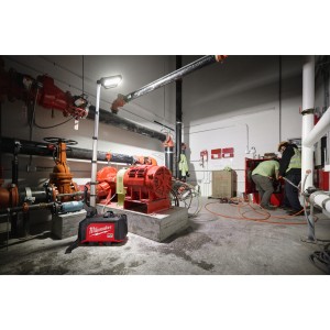 Torre Faro compatta 15.000 lumen MX FUEL Packout - senza batterie e caricabatterie