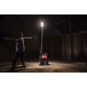 Torre Faro compatta 15.000 lumen MX FUEL Packout - senza batterie e caricabatterie