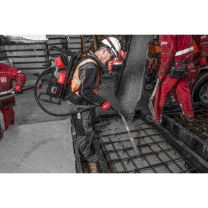 Vibratore per calcestruzzo a zaino MX FUEL 6.0 Ah (2 batterie)