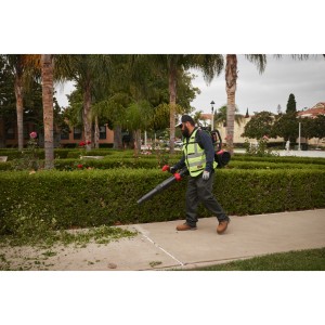 Soffiatore spalleggiato 18 Volt a doppia batteria (2x18V) Tecnologia FUEL - senza batteria