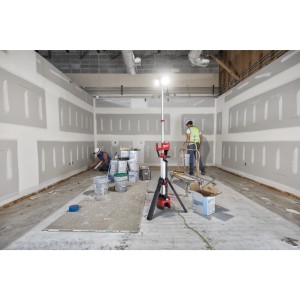 Faro LED multidirezionale ad elevate prestazioni con treppiede 18 Volt - senza batteria