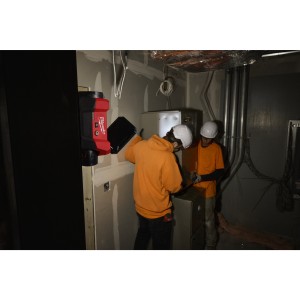 Faro LED ruotabile 12 Volt Packout con Power Bank - senza batteria