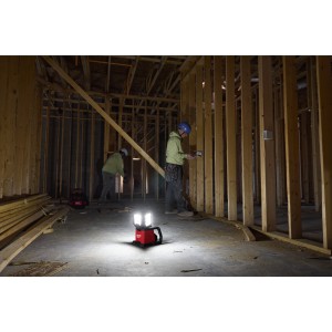 Faro LED 18V 3 teste multidirezionali con alimentazione ibrida - senza batteria