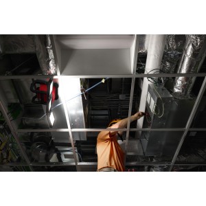 Faro LED 18V 3 teste multidirezionali con alimentazione ibrida - senza batteria