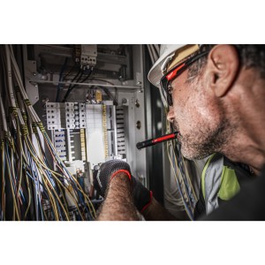 Torcia a penna ricaricabile interna con USB 250 lumen